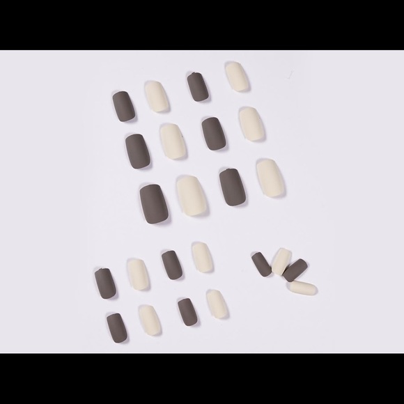 24 PCs reusable press nail brand new in box - Picture 3 of 7